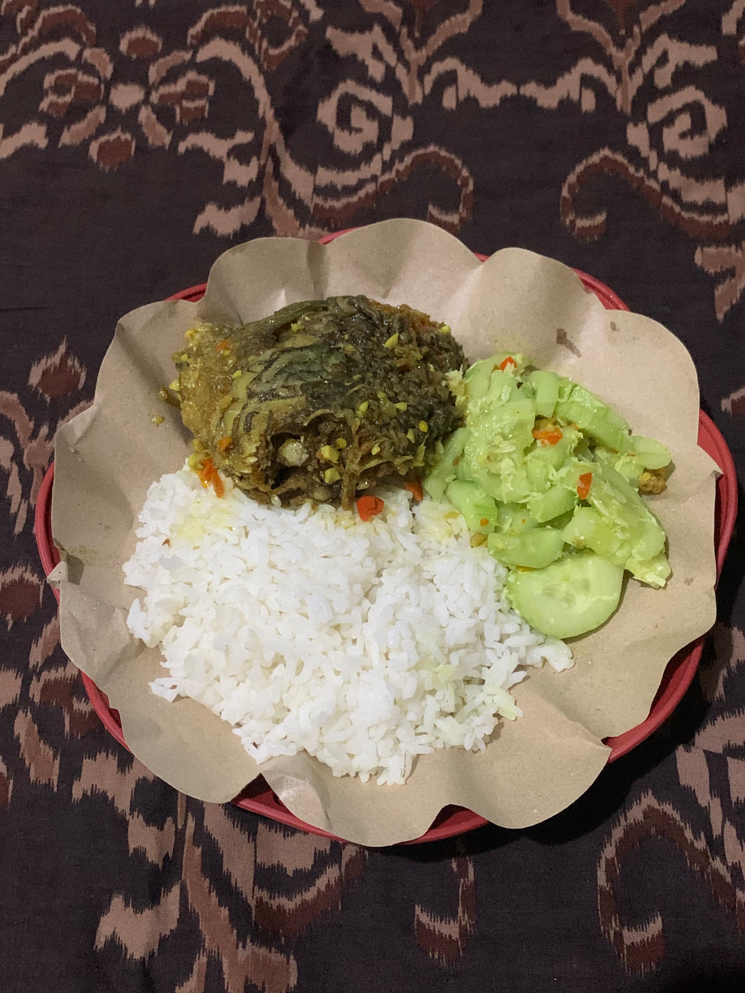 Detail olahan ikan Mujair Nyat-Nyat dengan bumbu genep yang meresap ke daging